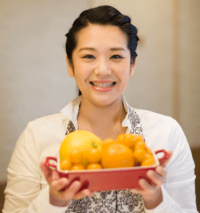 「日本食育防災士」育成プログラムを運営する「日本食育HEDカレッジ」HPより。上写真は研修を受ける田子丸さん、下写真が中村詩織さん