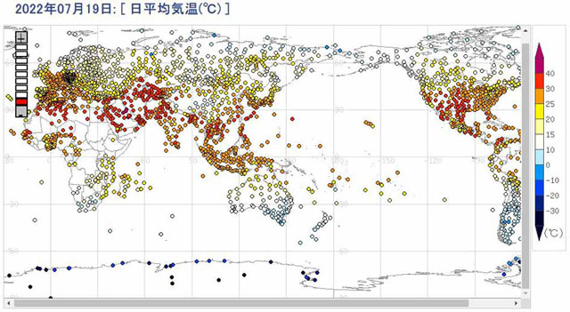上画像：気象庁「世界の異常気象速報（臨時／2022年7月22日付け）」より（背景写真：ACフォト）。米国の有力紙ニューヨーク・タイムズは、今夏の欧米や中国、インドでの熱波襲来について、「これら4つの主要経済圏でほぼ同時期に発生した深刻な熱波の直接の原因が気候変動だと断じるのは時期尚早かもしれないが、これらの国々が温室効果ガス排出量で世界の上位を占めているのも事実だ」と指摘した。4主要経済圏に日本も含まれるだろう。気候変動・地球温暖化を引き起こすこれら主要国の「地球持続性への責務」は、より大きいのだ（画像クリックで情報源へリンク）
